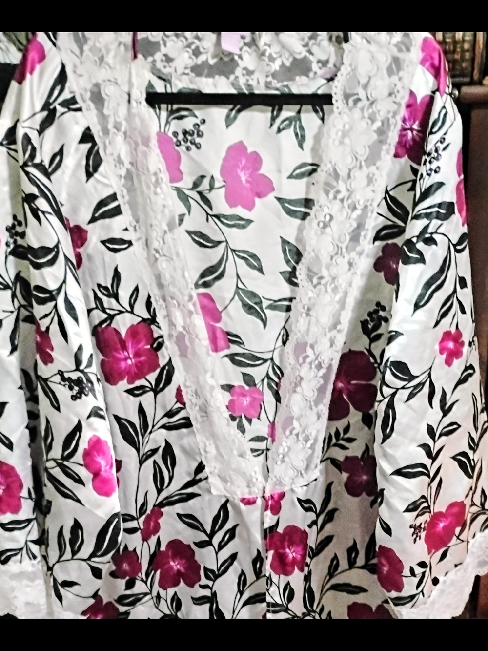 Floral Satin Lace-Trim Robe - White with Pink Flowers